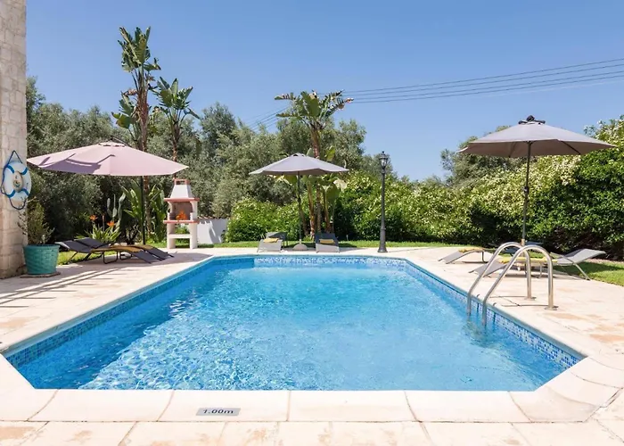 Lena By ヴィラ Prodhromi